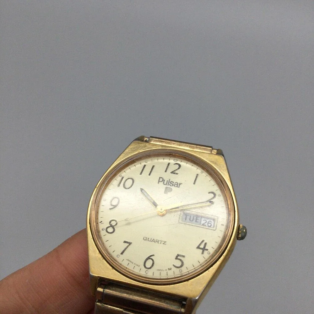 Vintage Pulsar Y418-8009 Mens Watch 34mm Cream Dial Gold Day Date Not Running